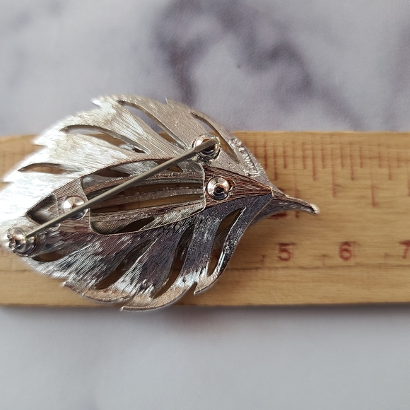 Vintage Monet Silver Leaf Brooch - Picture 10 of 10